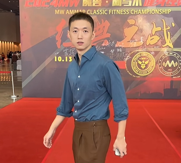 金色維也納大廳已經(jīng)塌了！藥水現(xiàn)身打健美比賽 帥的不敢相認(rèn)